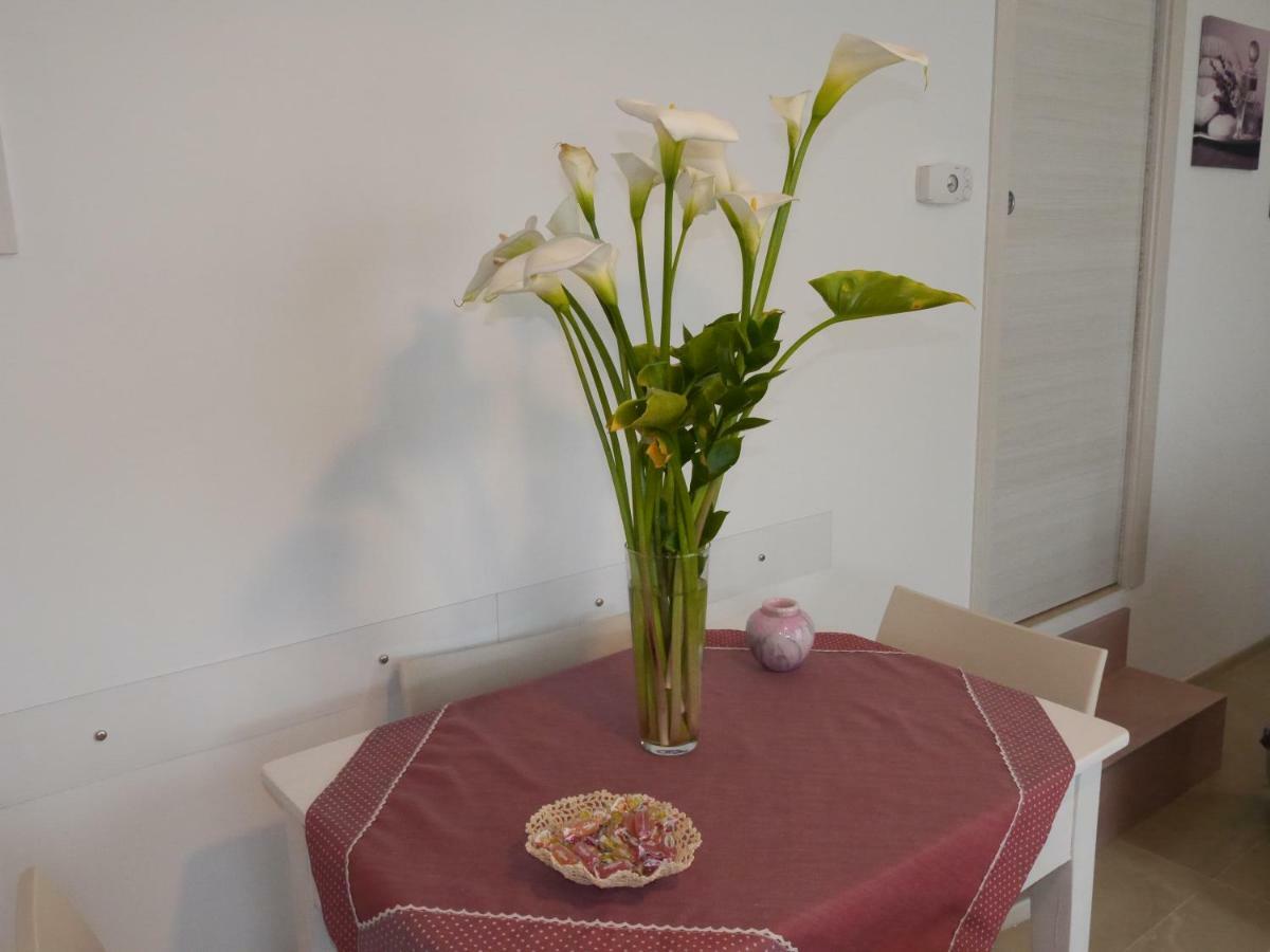 Pietra Di Luna Relaxing Private Terrace Полиняно а Маре Екстериор снимка